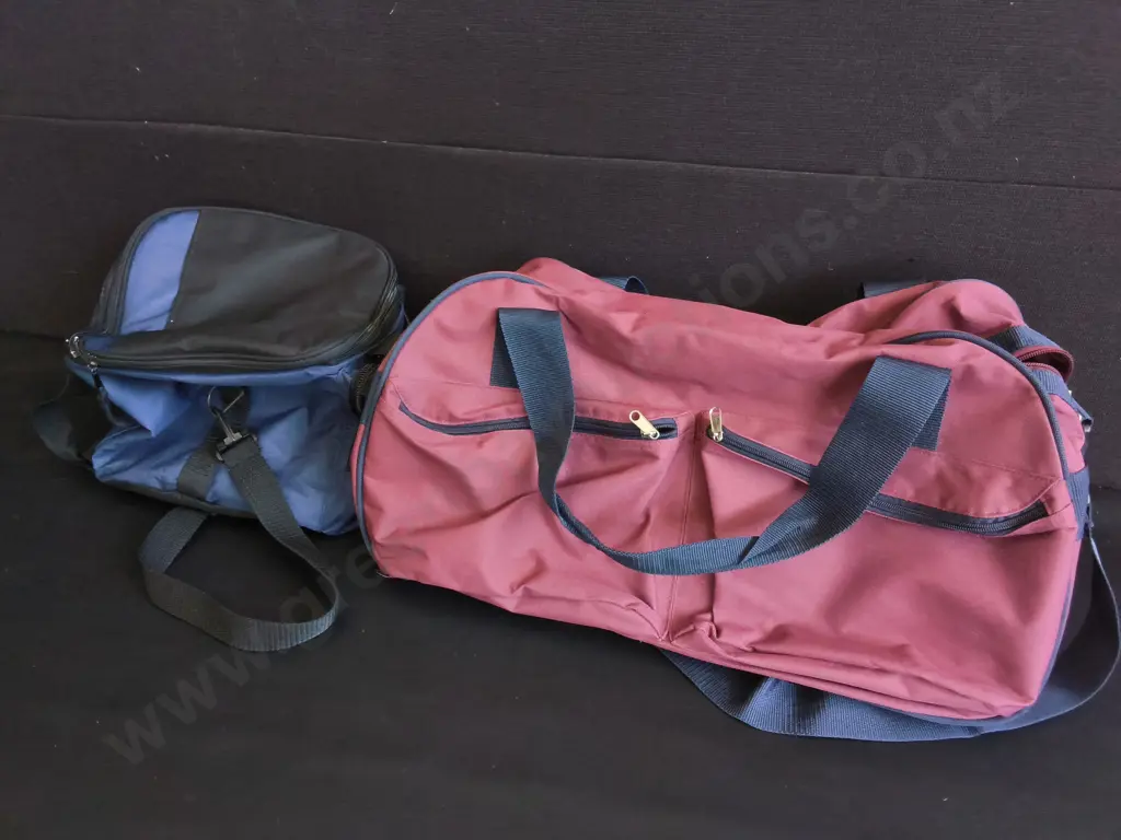 MIX OF PUZZLES AND 2 BAGS Image 1++