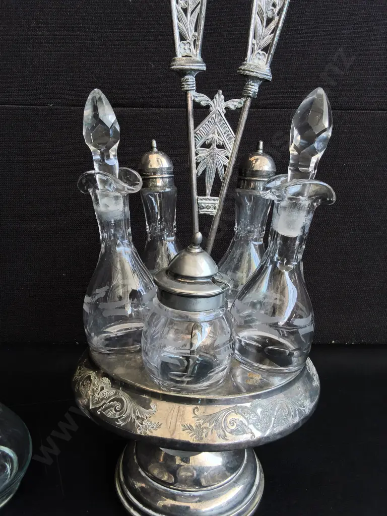 VINTAGE SILVER PLATED 5 BOTTLW CRUET CASTOR SET AND GLASS DECANTER, TALLEST H 38 CM Image 1++