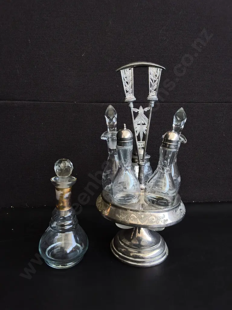 VINTAGE SILVER PLATED 5 BOTTLW CRUET CASTOR SET AND GLASS DECANTER, TALLEST H 38 CM Image 1++