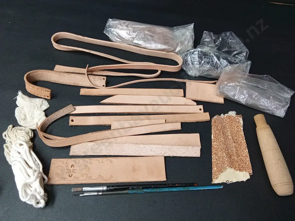 LEATHER CRAFT ITEMS Image 1++