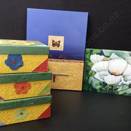 2 CANVASES TALLEST H40CM AND 3 BOXES