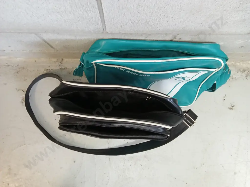 75TH ANNIVERSARY AIR NEW ZEALAND FLIGHT BAGS, APPROXIMATELY 40CM X 30CM FOR BLUE BAG Image 1++