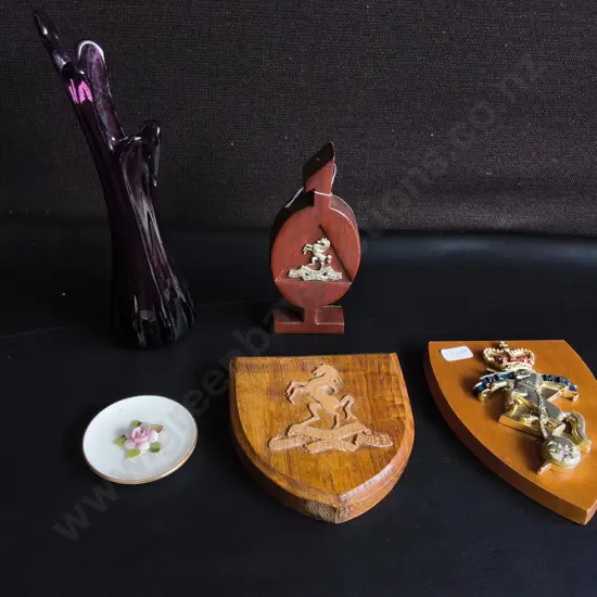 MIX OF DECORATIVE ITEMS, TALLEST H 25 CM
