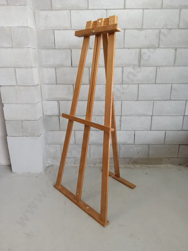 LARGE EASEL, 171CM TALL Image 1++