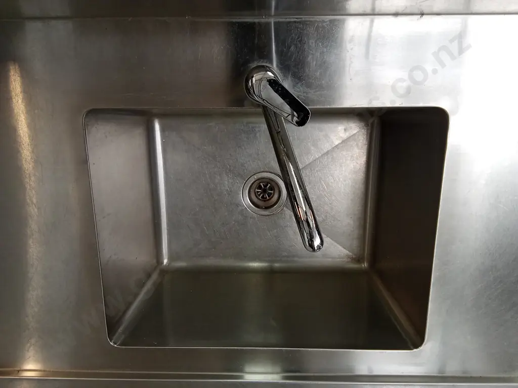 COMMERCIAL STAINLESS STEEL SINK BENCH, L 240CM X D 70CM Image 1++