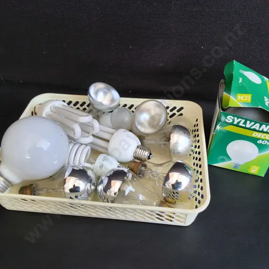 MIX OF LIGHTBULBS