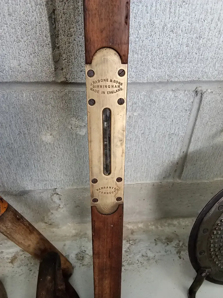 COLLECTION OF VINTAGE HOUSEHOLD TOOLS Image 1++