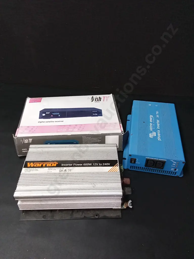 2 POWER INVERTERS AND A DIGITAL SATELLITE RECEIVER Image 1++