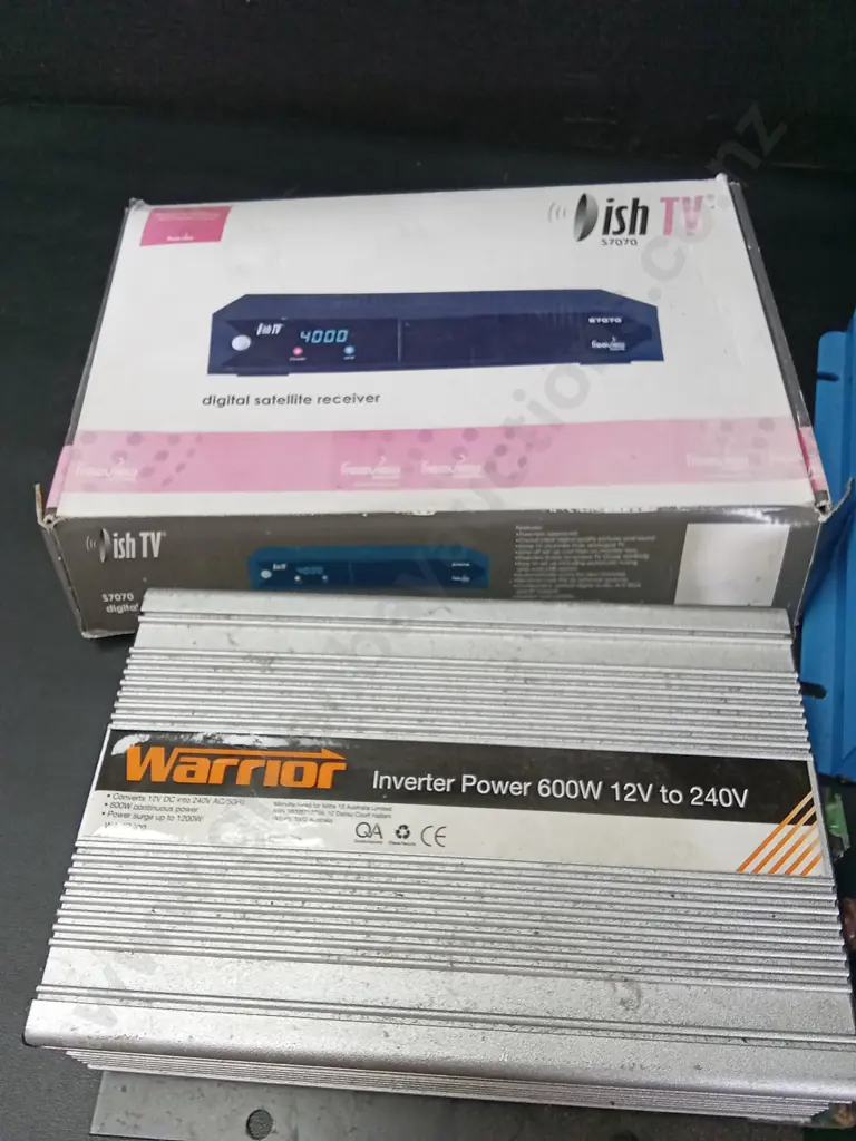 2 POWER INVERTERS AND A DIGITAL SATELLITE RECEIVER Image 1++