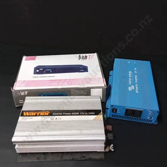 2 POWER INVERTERS AND A DIGITAL SATELLITE RECEIVER