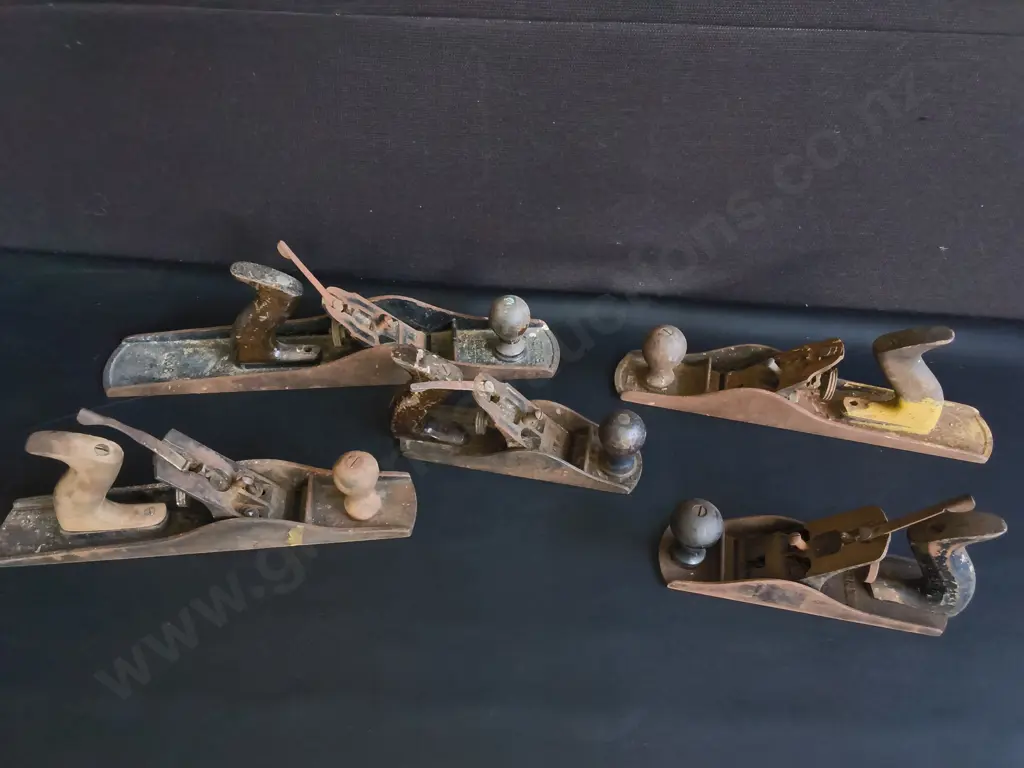 COLLECTION OF 5 VINTAGE METAL HAND PLANES Image 1++