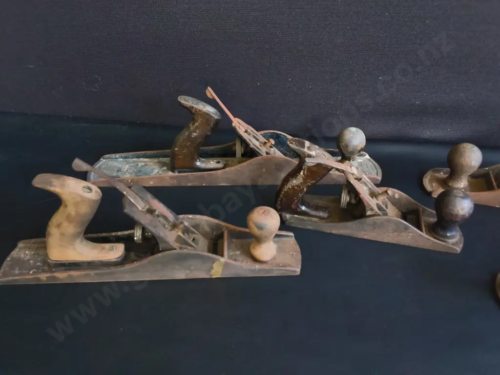 COLLECTION OF 5 VINTAGE METAL HAND PLANES Image 1++