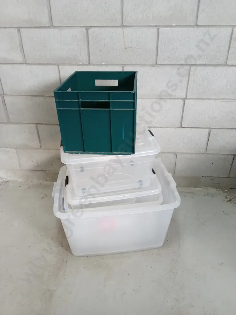6 PLASTIC BOXES Image 1++