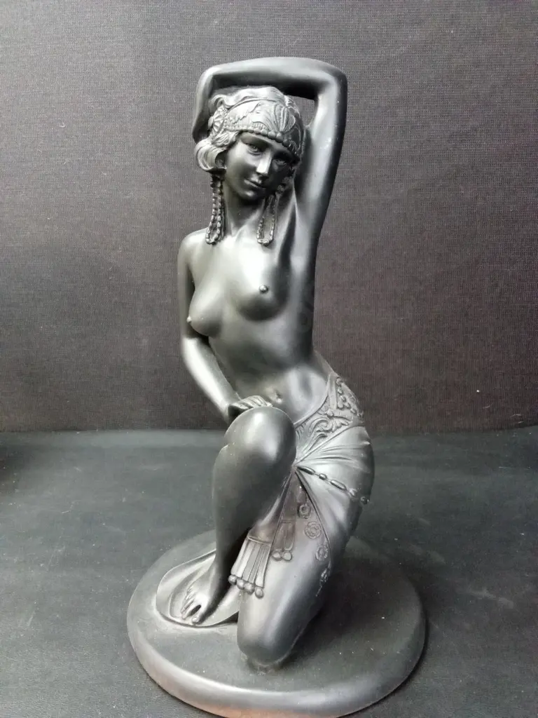 ART-DECO STYLE SCULPTURE OF A KNEELING FEMALE FIGURE H33CM Image 1++