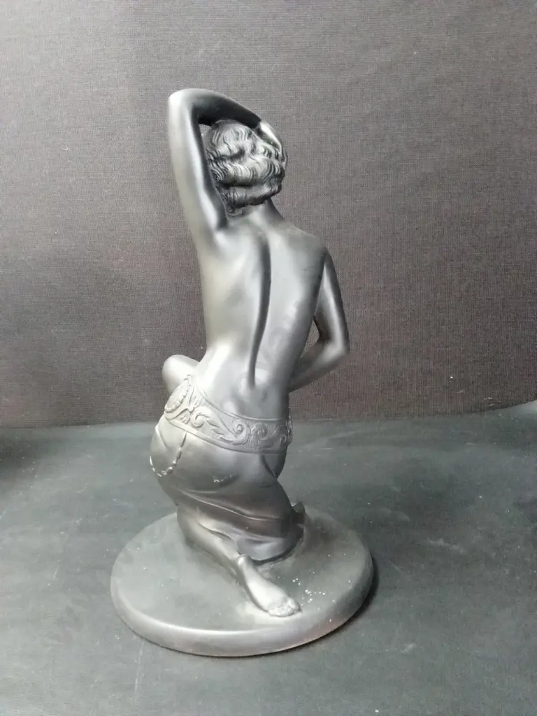 ART-DECO STYLE SCULPTURE OF A KNEELING FEMALE FIGURE H33CM Image 1++