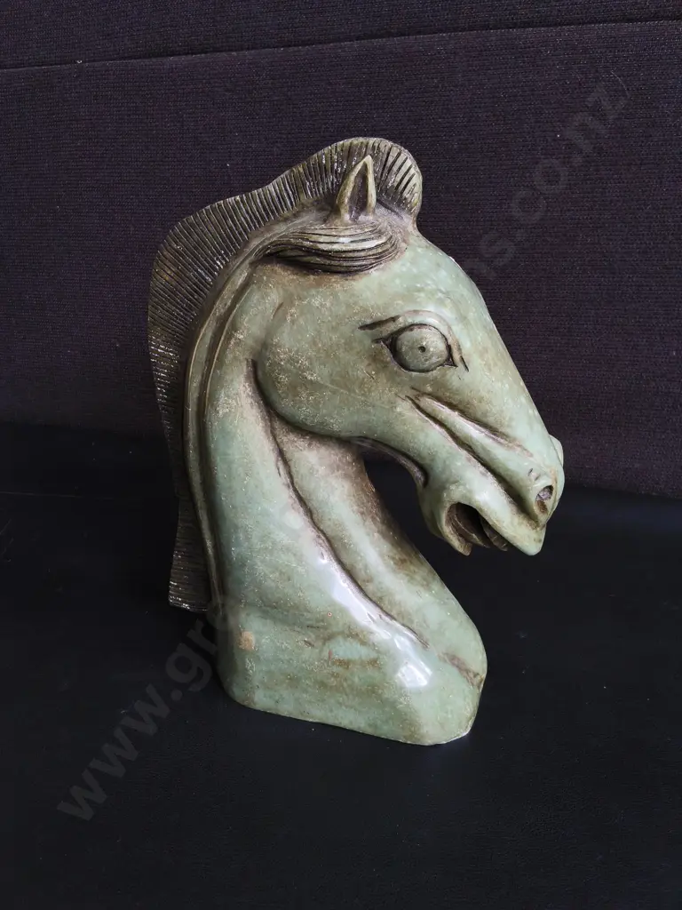 VINTAGE CHINESE HAN-STYLE CARVED HARDSTONE HORSE HEAD SCULPTURE, H 23 CM, CHIPPED Image 1++