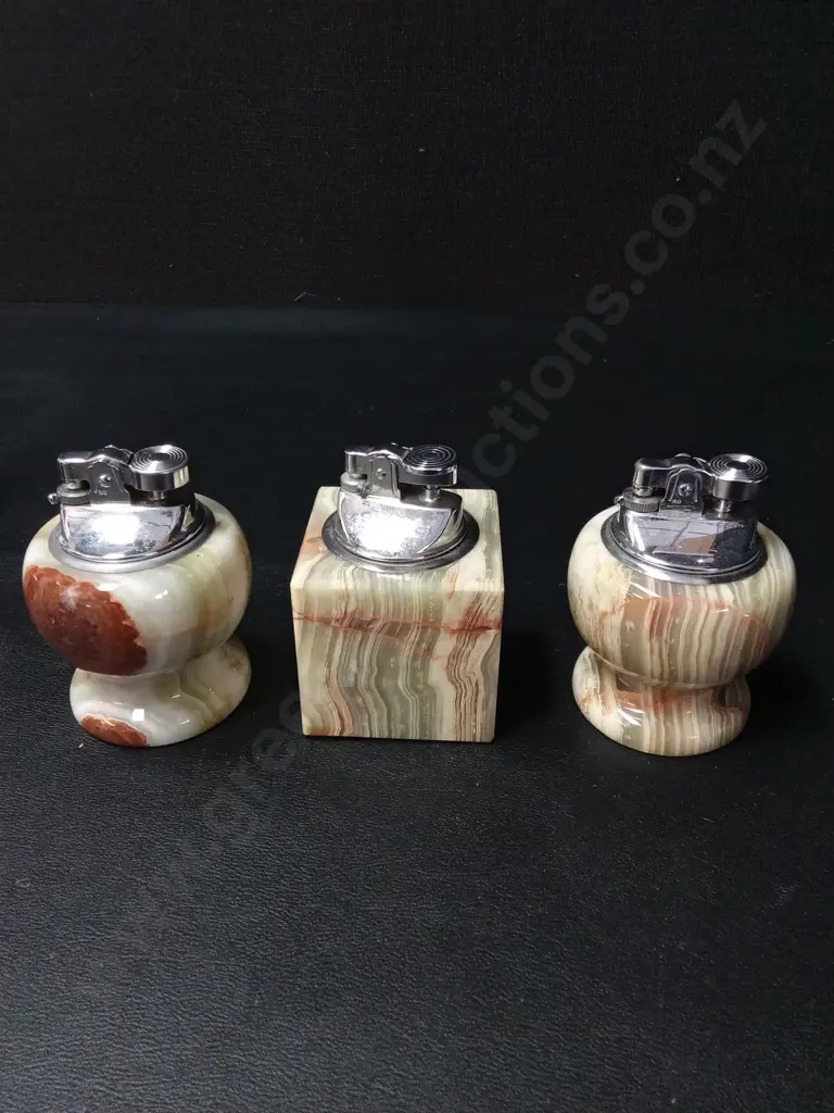 3 VINTAGE MID-CENTURY MODERN ONYX TABLE LIGHTERS TALLEST H8CM Image 1++