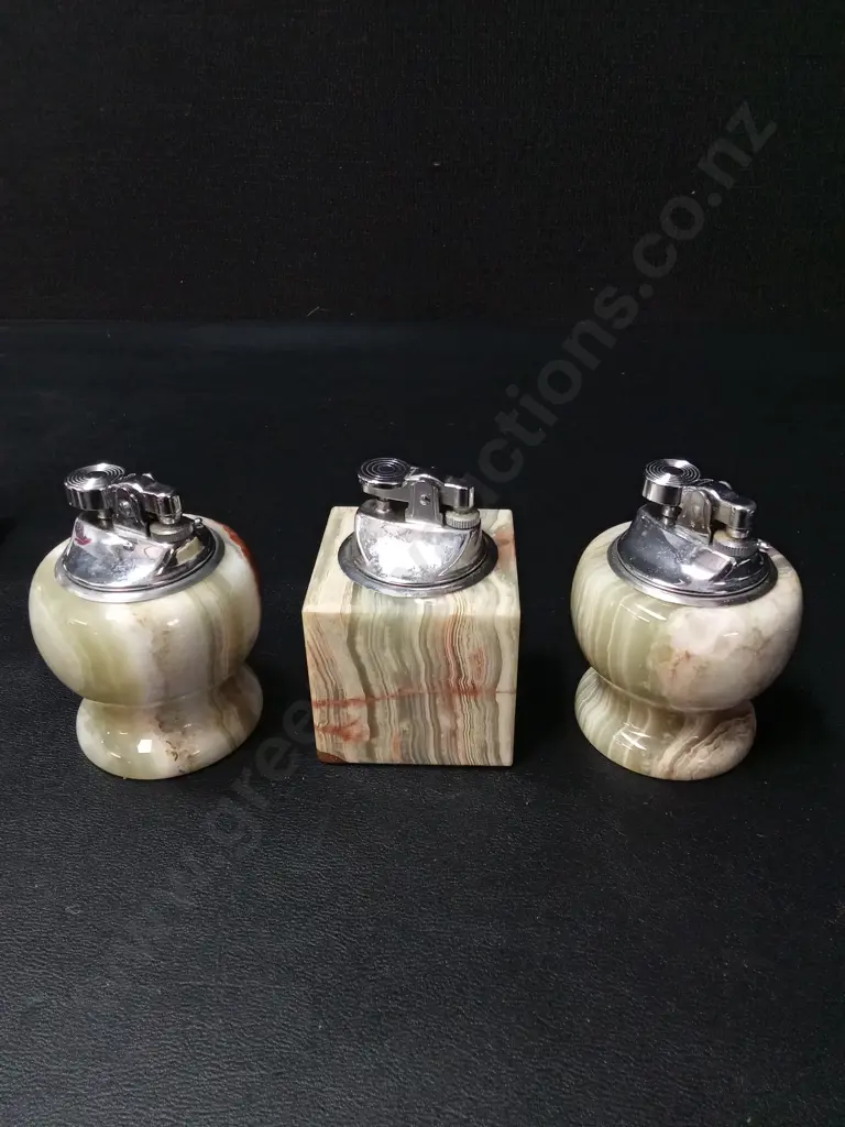 3 VINTAGE MID-CENTURY MODERN ONYX TABLE LIGHTERS TALLEST H8CM Image 1++