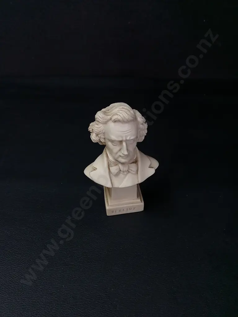 VINTAGE LOUIS HECTOR BERLIOZ RESIN BUST MADE IN ITALY H10.5CM Image 1++