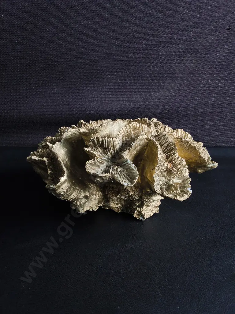 GOLD TONED CORAL DISPLAY PIECE, RESIN, W APPROX 21 CM Image 1++
