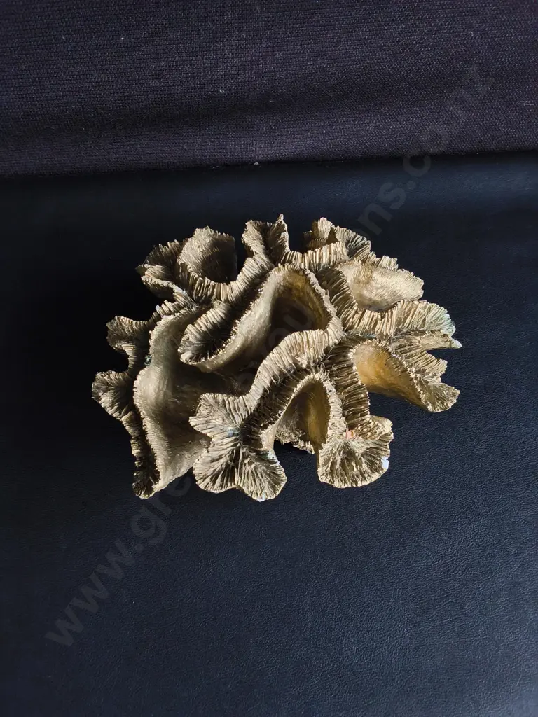 GOLD TONED CORAL DISPLAY PIECE, RESIN, W APPROX 21 CM Image 1++