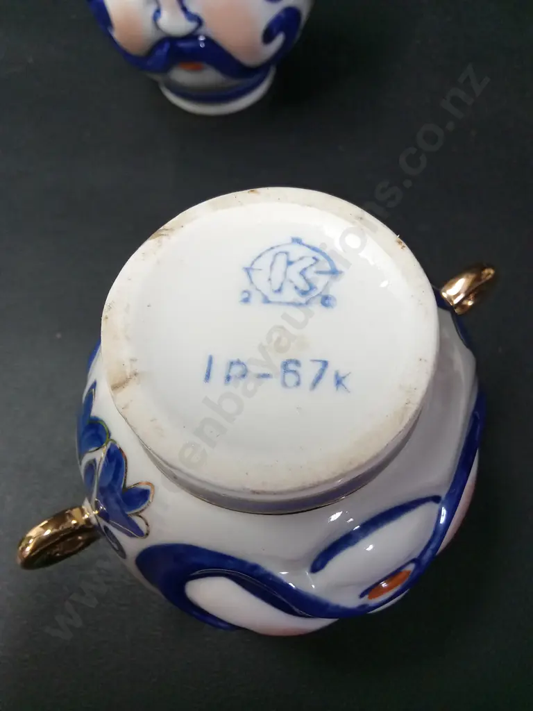 2 VINTAGE SOVIET-ERA PORCELAIN KARAS FIGURAL MUGS H8.5CM Image 1++