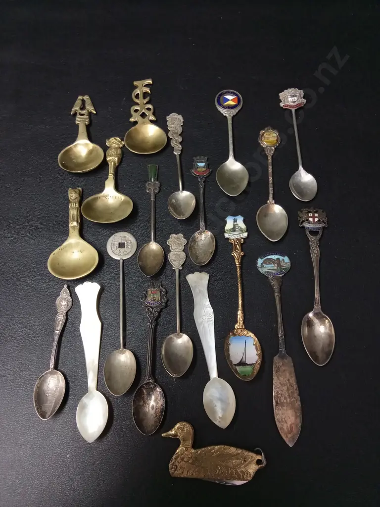 CUP OF SOUVINER SPOONS Image 1++