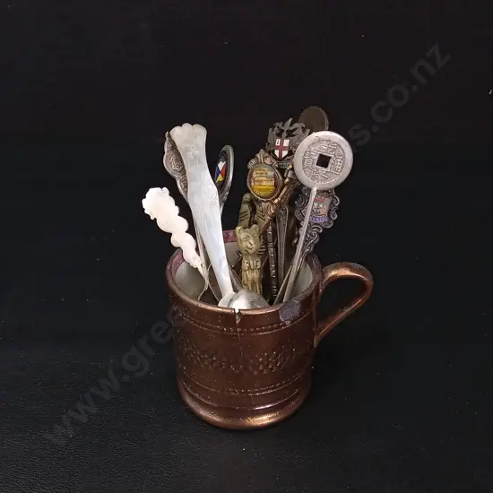 CUP OF SOUVINER SPOONS
