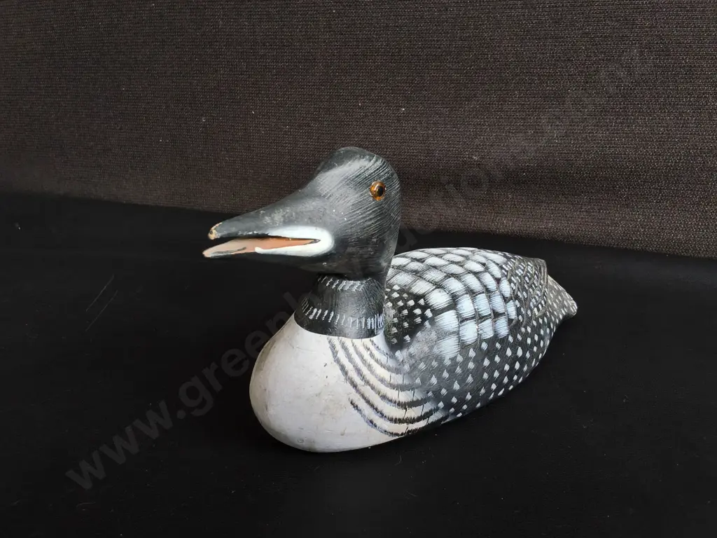 HAND CARVED WOODEN LOON DECOY, W 30 CM Image 1++