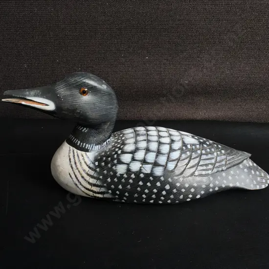 HAND CARVED WOODEN LOON DECOY, W 30 CM
