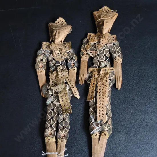 VINTAGE PAIR OF BALINESE KEPENG COIN DOLLS, TALLEST H 35 CM