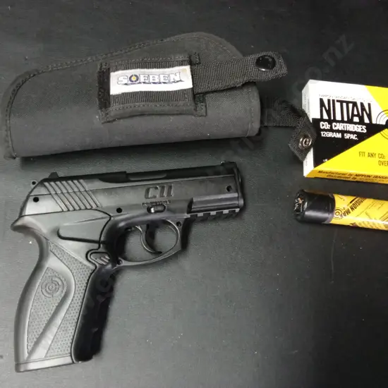 CROSMAN C11 CO2-POWERED SEMI-AUTOMATIC BB AIR PISTOL WITH A CASE AND CARTRIDGES