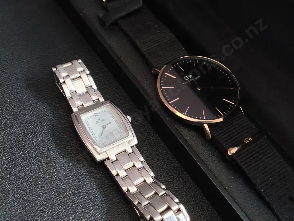 PAIR OF WATCHES Image 1++