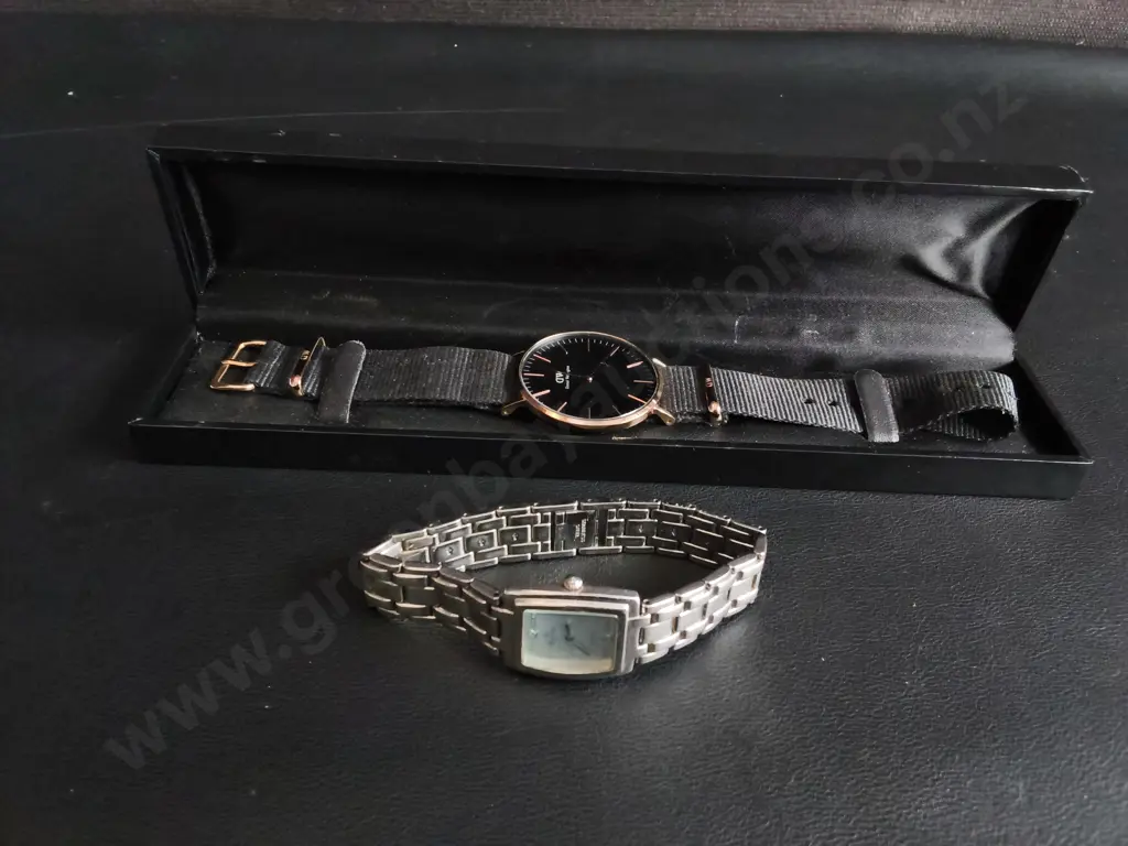 PAIR OF WATCHES Image 1++