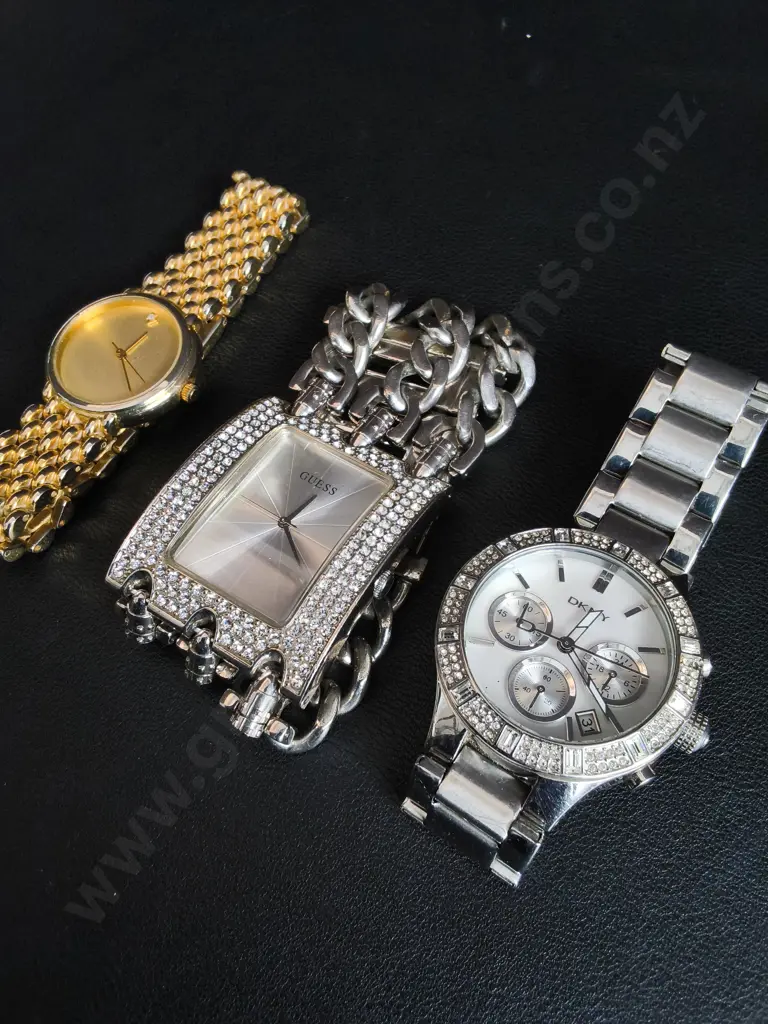 3 WOMENS WATCHES Image 1++