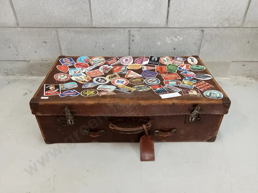 VINTAGE BROWN LEATHER SUITCASE, H 22CM X W 70CM X D 40CM Image 1++