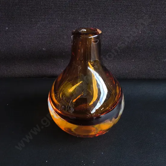 VINTAGE HEAVY AMBER GLASS BUD VASE, H 15 CM