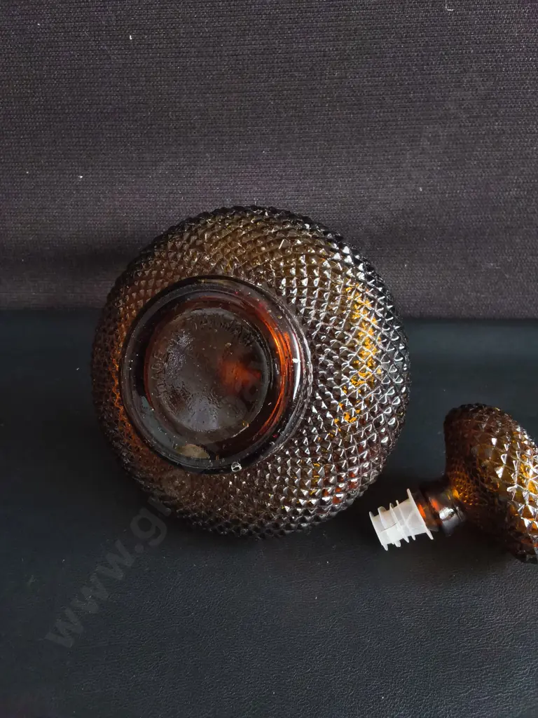 VINTAGE MCM AMBER GLASS GENIE BOTTLE DECANTER, DIAMOND POINT PATTERN, MADE IN TAIWAN, H 19 CM Image 1++