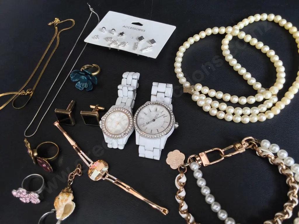 MIX OF JEWELLRY Image 1++