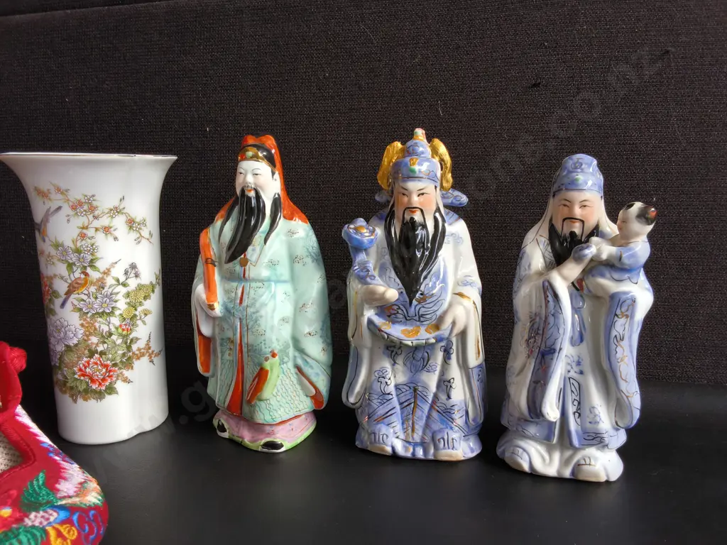 3 PORCELAIN FU LU SHOU STAR GODS, EMBROIDERED CHINESE SHOES, AND JAPANESE VASE, TALLET H 19.5 CM Image 1++