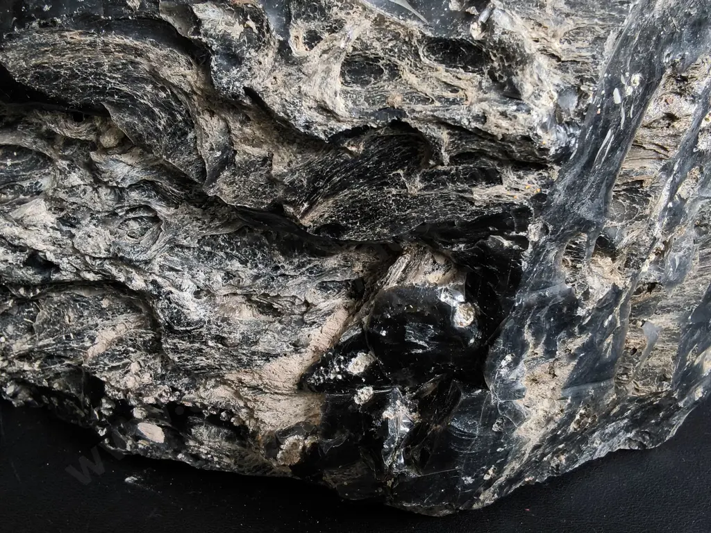 LARGE NATURAL FLOW BANDED OBSIDIAN H 22 CM X W 34 CM Image 1++
