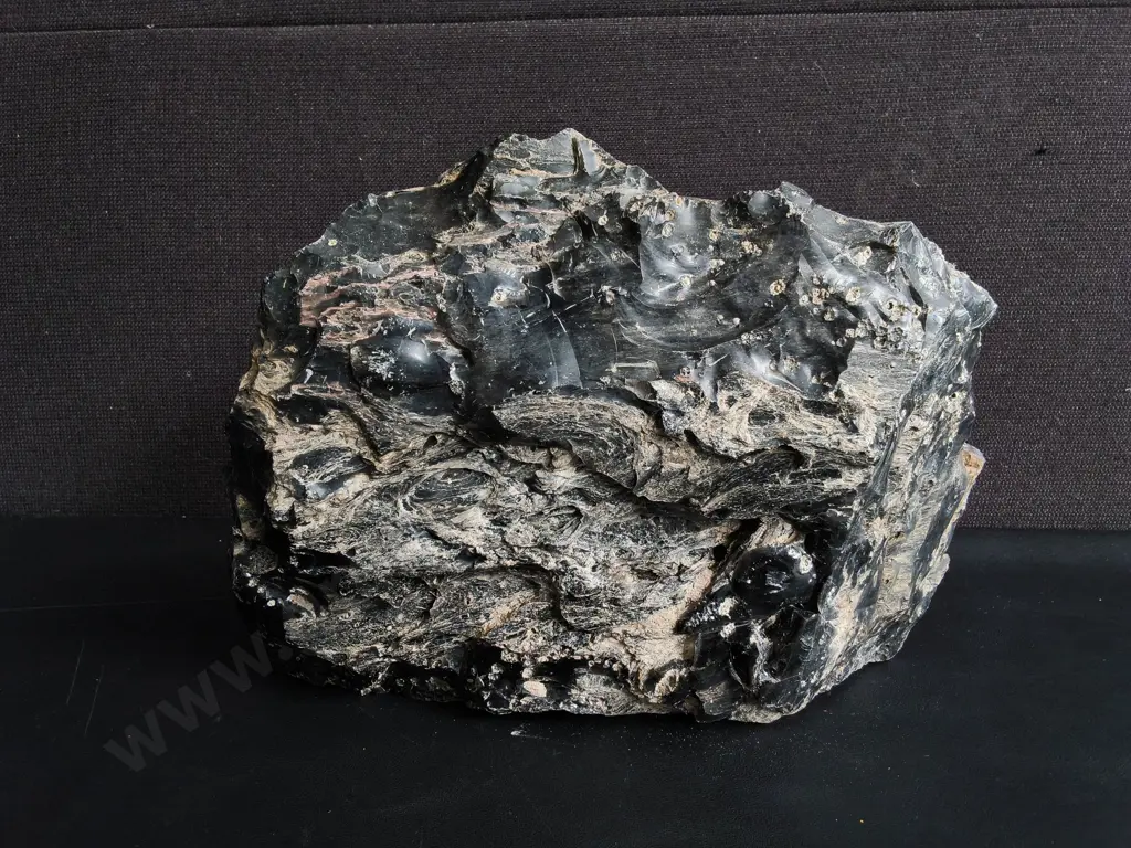 LARGE NATURAL FLOW BANDED OBSIDIAN H 22 CM X W 34 CM Image 1++