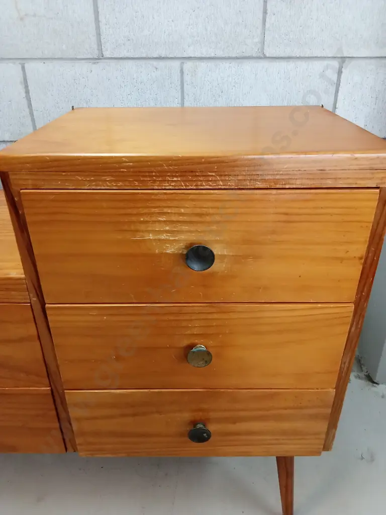 VINTAGE PINE DRESSER WITH COPPER HANDLES, H 84CM X W 133CM X D 35CM Image 1++