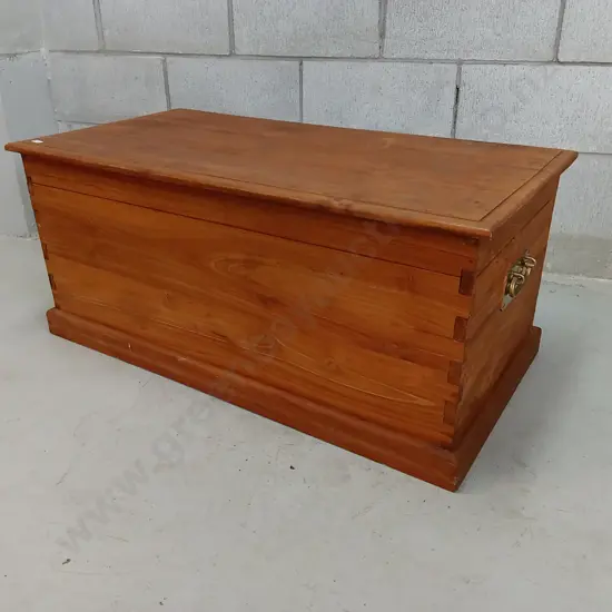 LARGE WOODEN CHEST, H 41CM X W 92CM X D 48CM