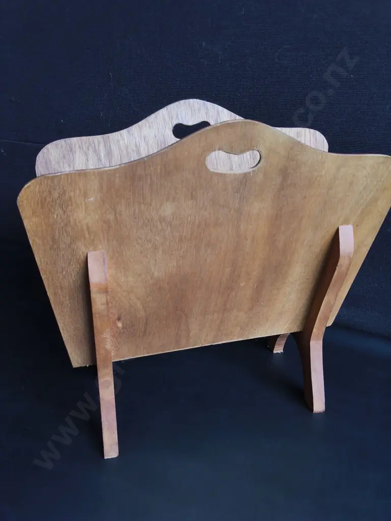 MID CENTURY MODERN WOODEN MAGAZINE RACK, H 42 CM Image 1++