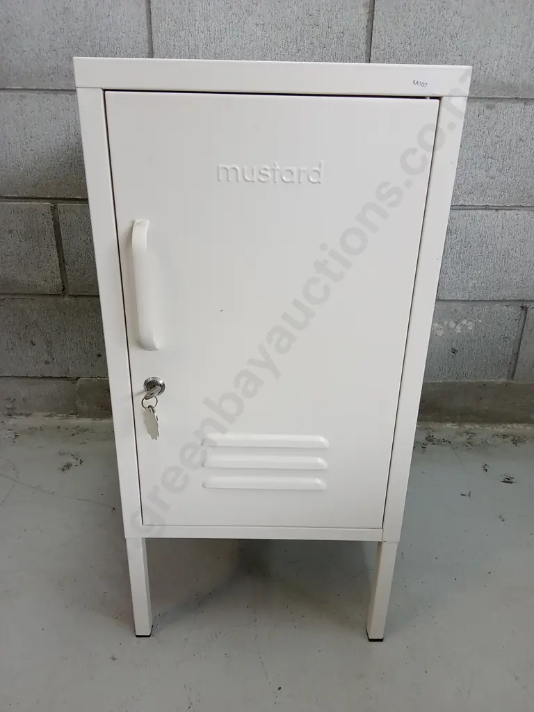 FILING CABINET WITH KEY, H 72CM X W 35CM X D 46CM Image 1++