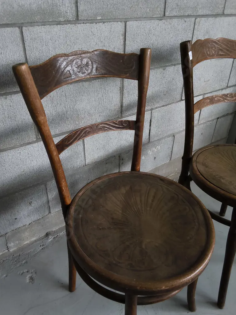 PAIR OF VINTAGE BENTWOOD CHAIRS WITH EMBOSSED BACKRESTS Image 1++