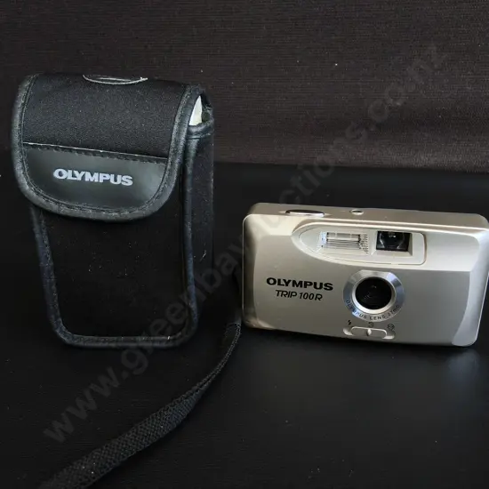 OLYMPUS TRIP 100R 35MM POINT AND SHOOT FILM CAMERA WITH CARRYING CASE