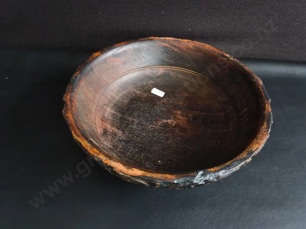 HAND CARVED WOODEN BOWL, DIA 31 CM Image 1++