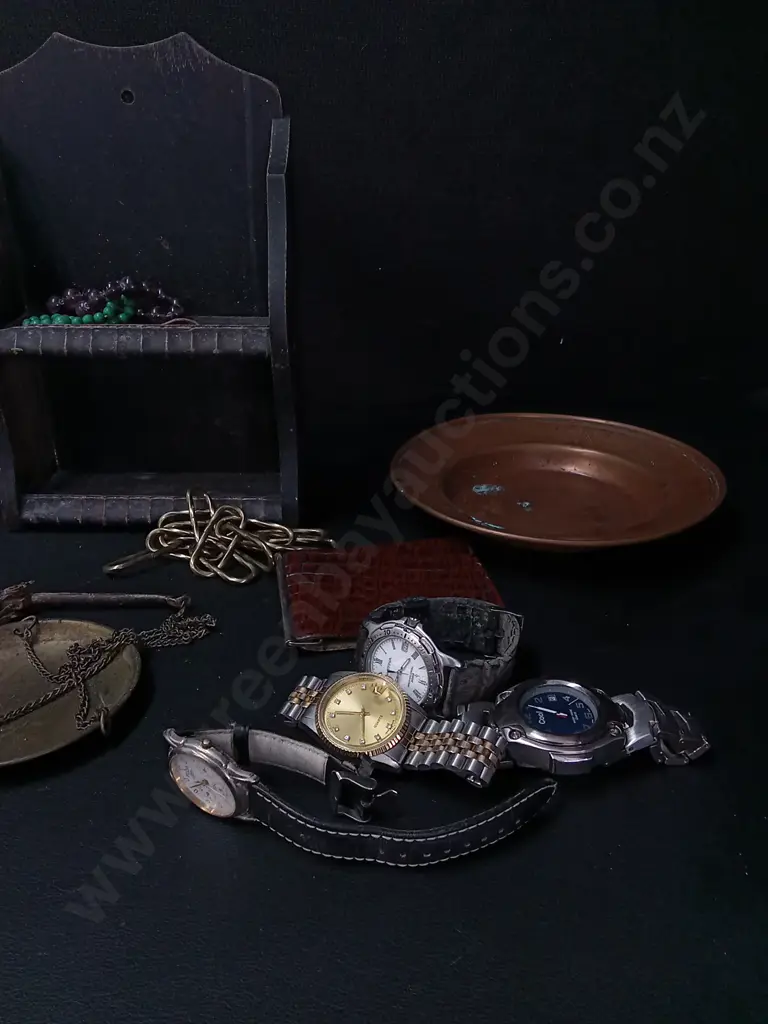 VINTAGE MIX INCLUDING BRASS BALANCE SCALE AND 4 WATCHES Image 1++